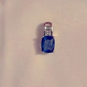 Sapphire pendant